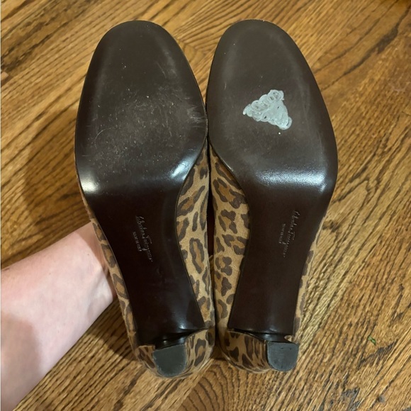 Salvatore Ferragamo | Brown Leopard Pony Hair Heel‎ Bow Pump Sz 8.5 - Picture 4 of 6